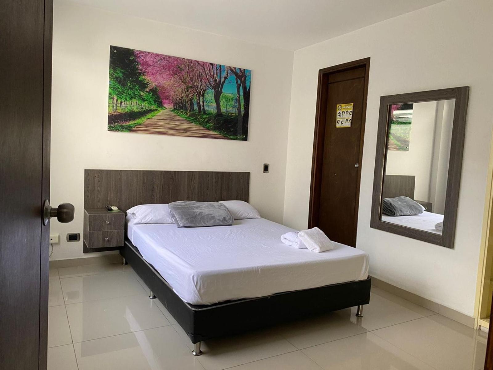 Hotel Jardin De Laureles Medellín Esterno foto